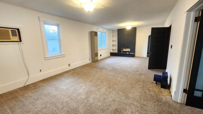 Photo - 3 Bed 1 Bath Home with Garage