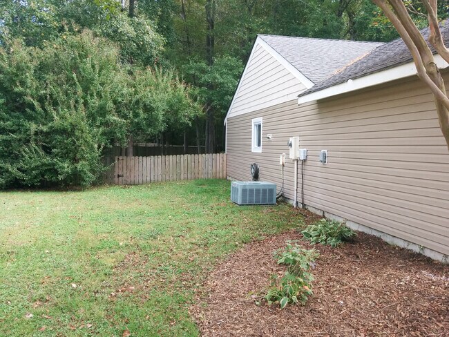 Photo - Charming 3-Bedroom Ranch on a Cul-de-Sac! "ASK ABOUT OUR ZERO DEPOSIT"