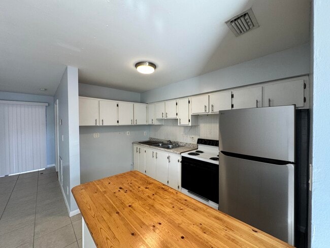 Photo - 8761 40th Ter N