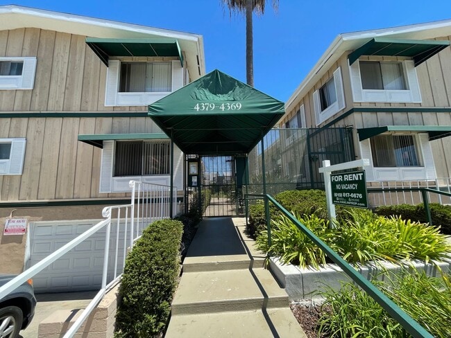 Building Photo - Remodeled 2 Bedroom 1 Bath Unit B06