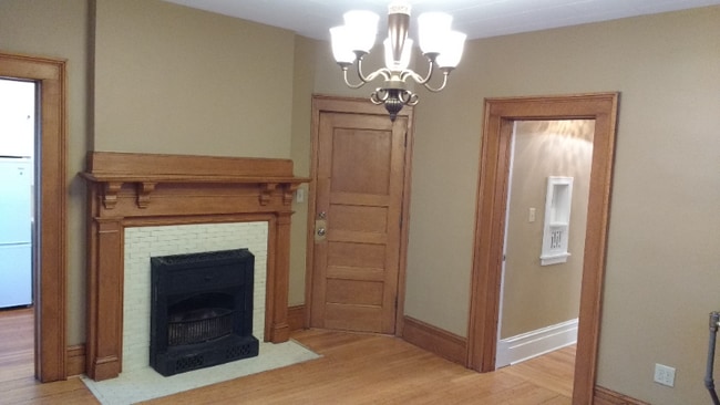 Photo - 300 2nd Ave SW Unit 4