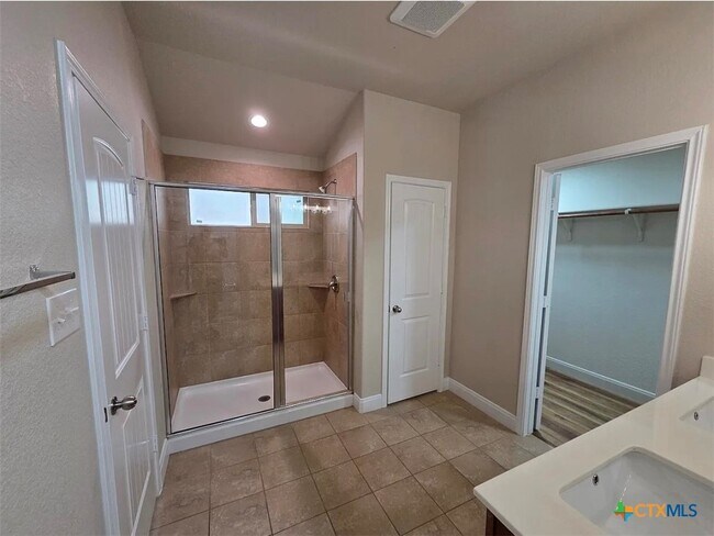 Photo - 5202 Dauphin Dr