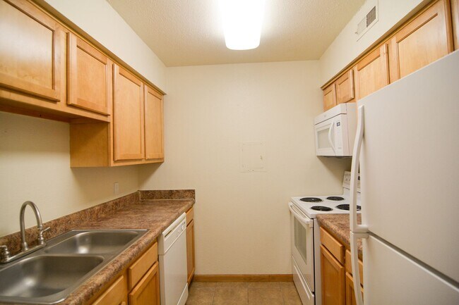 Photo - Woodridge Apartments