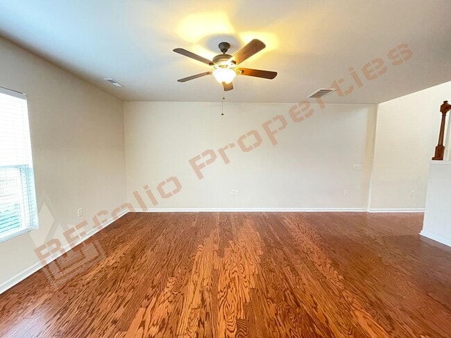 Photo - Beautiful 3 Bedroom, 2.5 Bathroom Townhome...