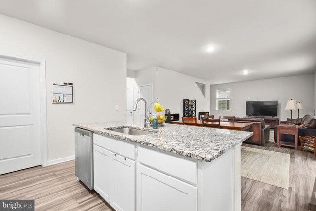 Photo - 141 Livingwood Ct
