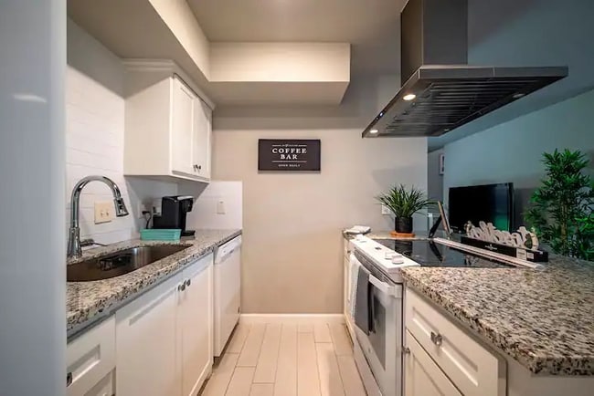 Building Photo - 9130 Vogue Ln Unit B