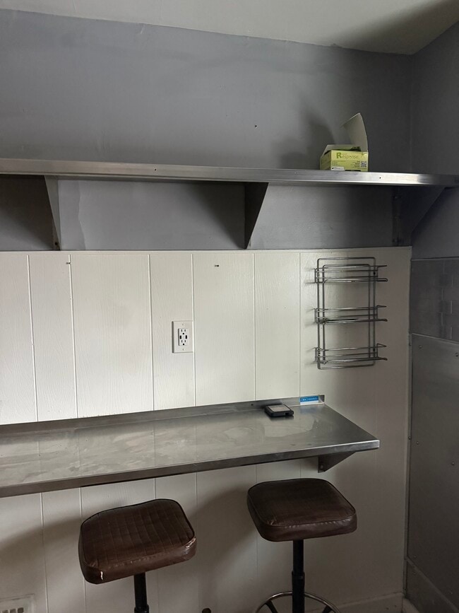 Photo - 604 Colvin Ave