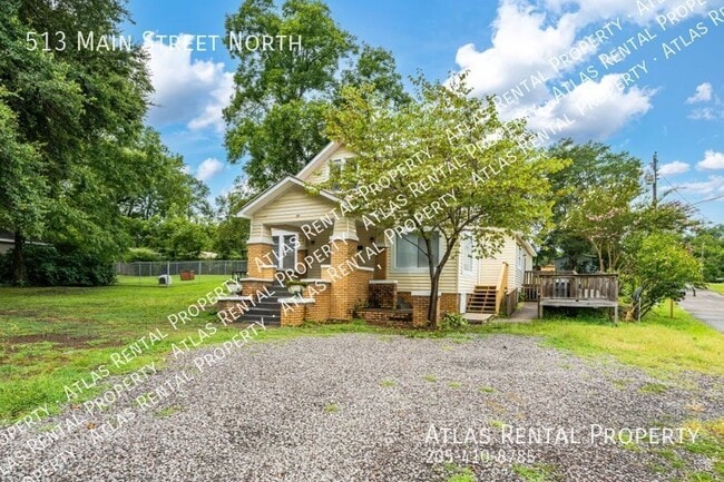 Photo - 513 Main St N