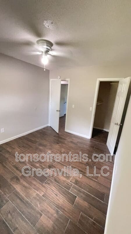 Photo - 105 Chuckwood Dr