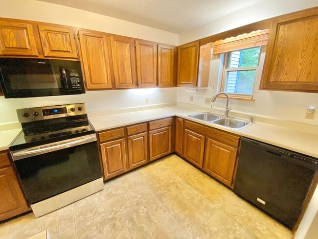 Photo - 2 Bedroom Condo in Williston VT Available ...