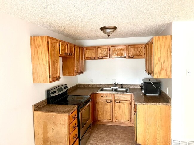 Building Photo - 3079 Lehman Ave