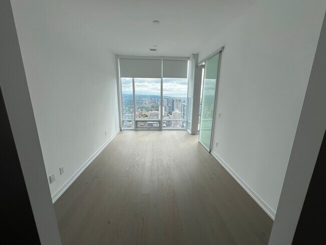 Photo - 488 University Ave Unit 5502