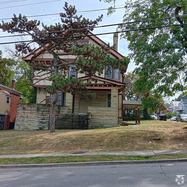 Building Photo - 325 McGregor Ave Unit #2 Rental