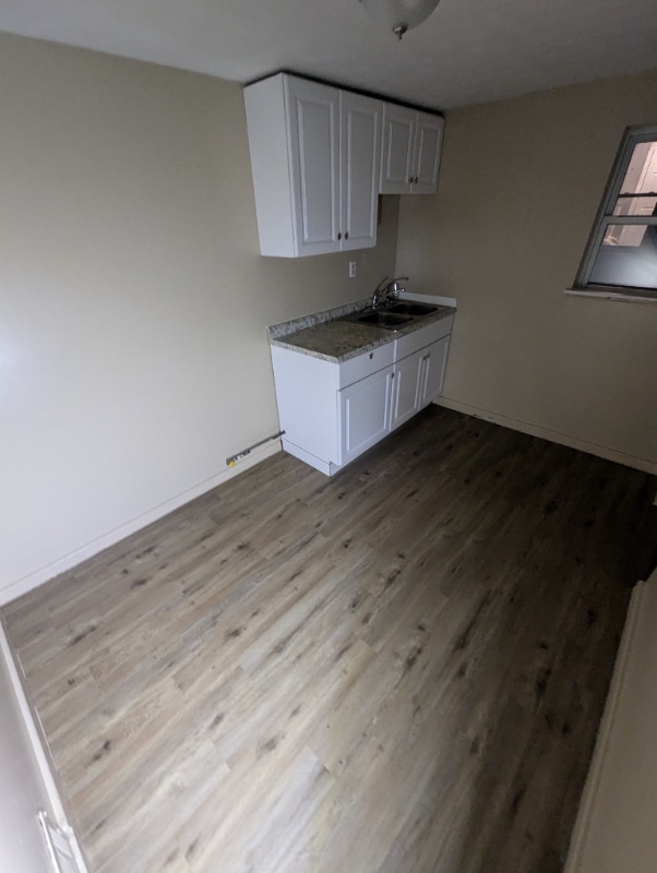 Photo - 212 Gates Ave