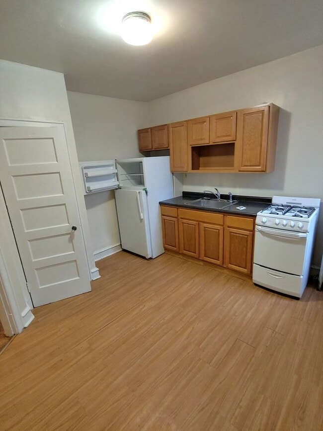 Photo - 5903 N Mascher St Unit 5903 Mascher 2nd Flr