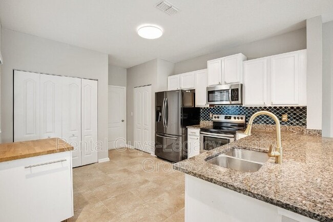 Photo - 425 Servia Dr
