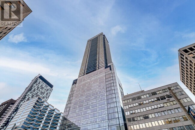 Photo - 488 University Ave Unité 3302