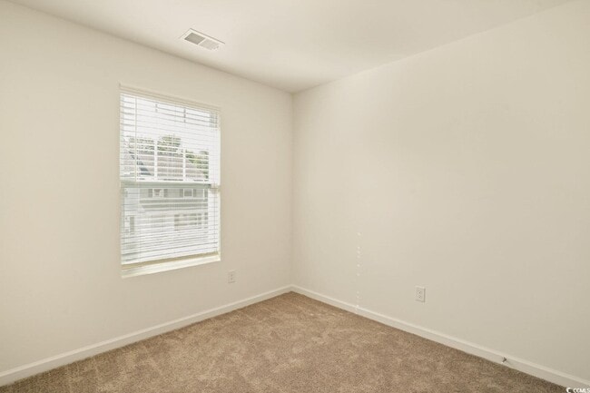 Photo - 300 Cherwell ct