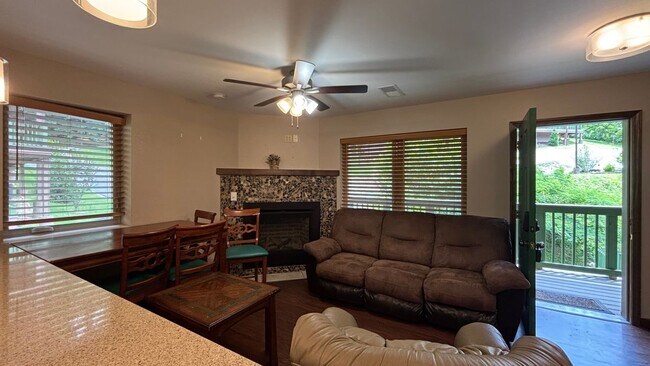 Photo - 121 Village Dr