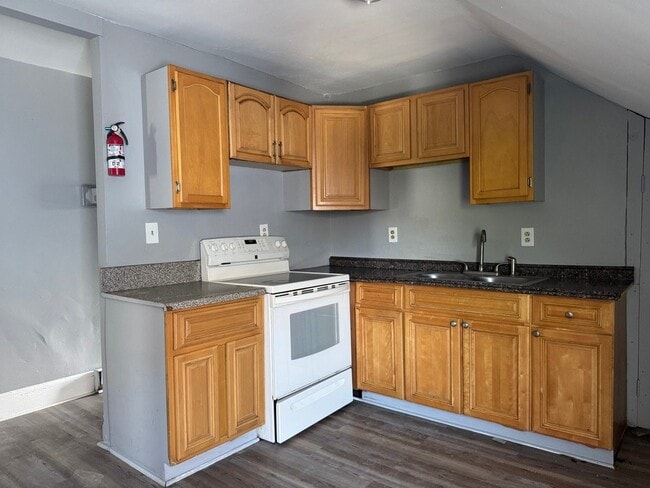 Building Photo - 508 Chalkstone Ave
