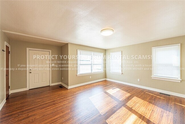 1323 Garland Ave
