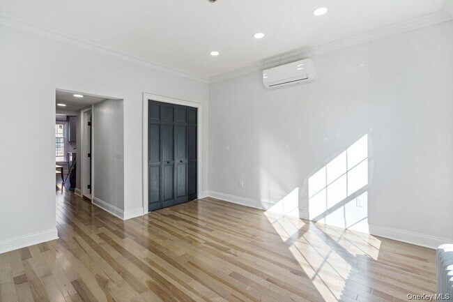 46 Elton St