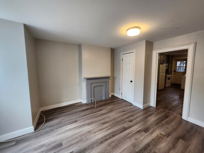 Building Photo - 95-95 Hazen St Unit 1