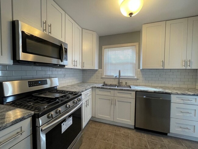 Photo - {7516} Prairie Village Ranch | Fenced Backyard | 1 car garage