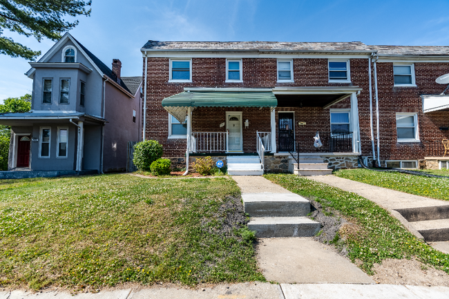 Photo - 700 Chestnut Hill Ave Townhome