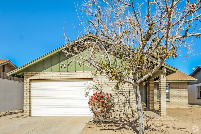 Building Photo - 5534 W Cortez St Rental