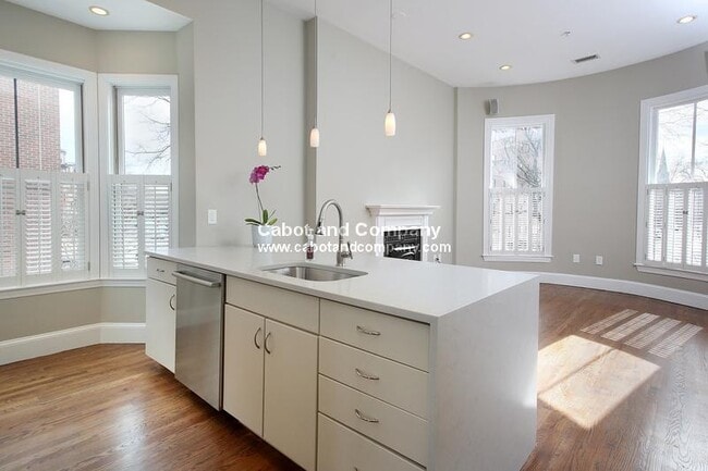 Photo - 207 W Canton St Unit 3