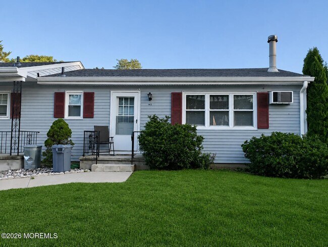 Building Photo - 14 Primrose Ln Unit D