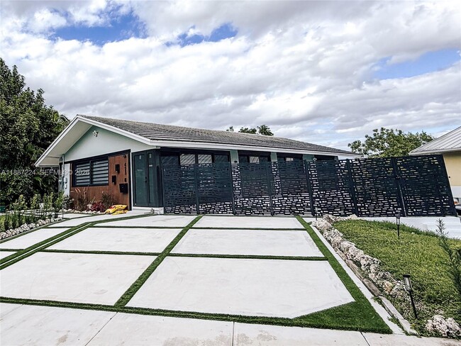 Photo - 425 NE 103rd St