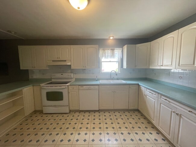 Photo - 110 Monroe St