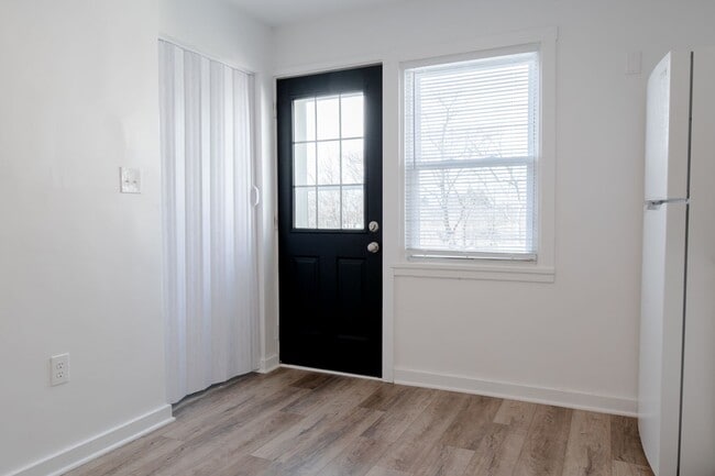 Photo - 63 Midland Heights Cir