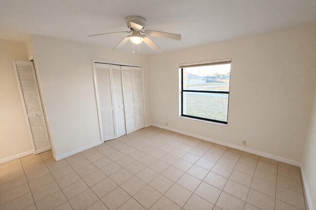 Photo - 801 SE 5th Ave