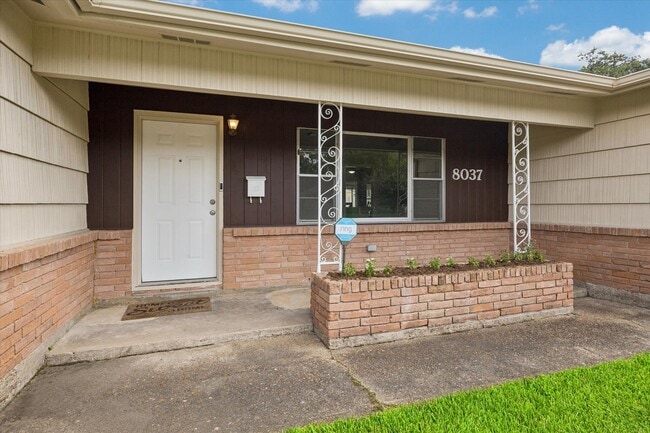 Building Photo - 8037 Longridge Dr