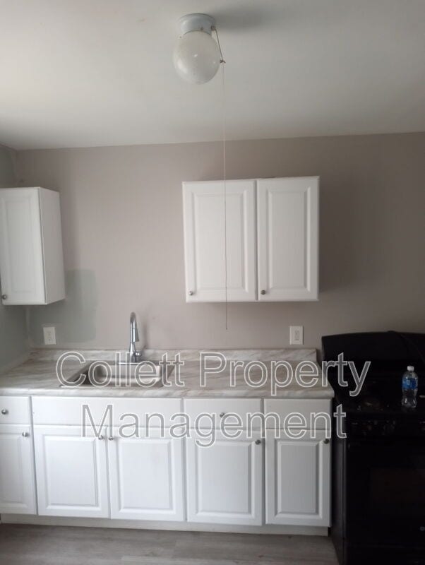 Photo - 3912 Archwood Ave