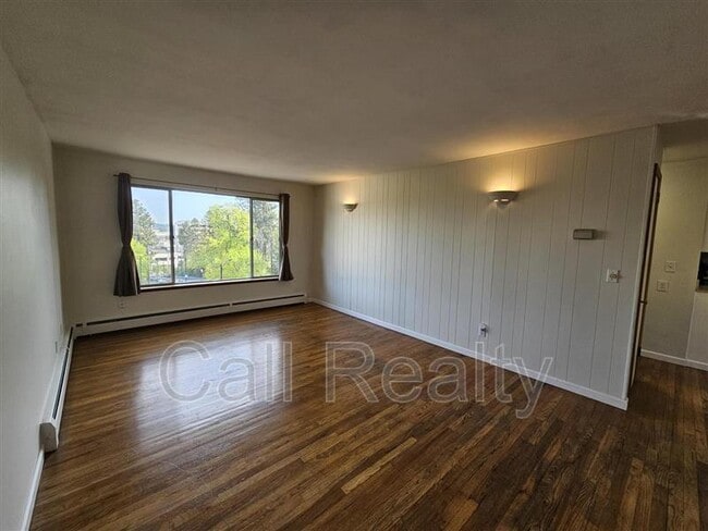 Photo - 904 W Lincoln Pl Unit 5