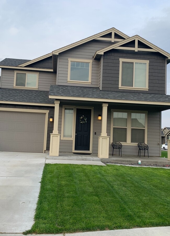 Building Photo - Pierre