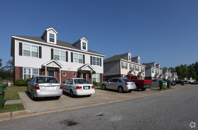 Photo - Monroe Estates Town Apartments