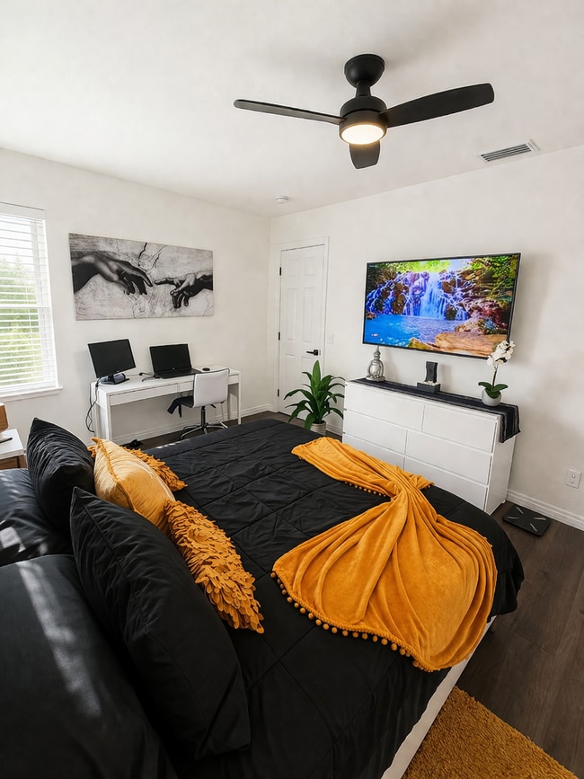 3739 22nd Ave N Unit 3739 22nd Ave N (Room)