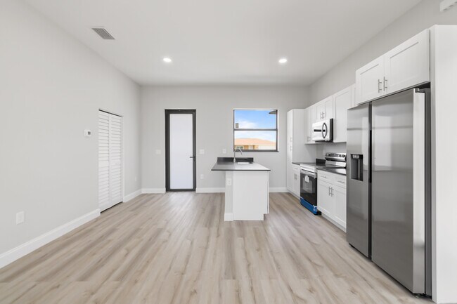 Photo - 8014 Mangrove Cir