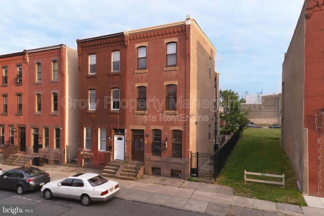 Photo - 1834 W Diamond St Unit 2