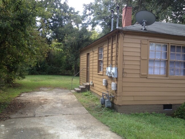 Photo - ***2 Bedroom / 1.5 Bathroom Duplex for Rent in Columbus, GA***