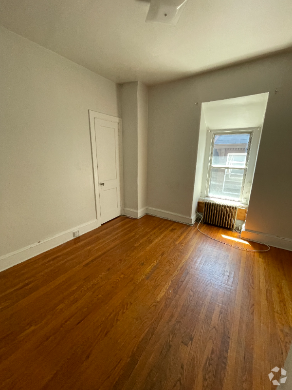 Building Photo - 212 S 41st St Unit 3Fr Rental