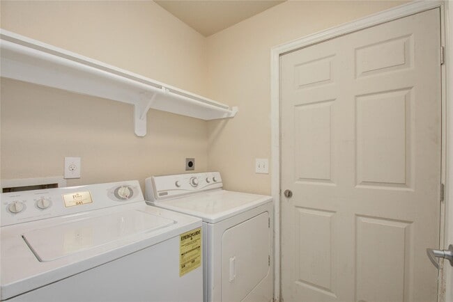 Building Photo - 5521 Malmedy Rd