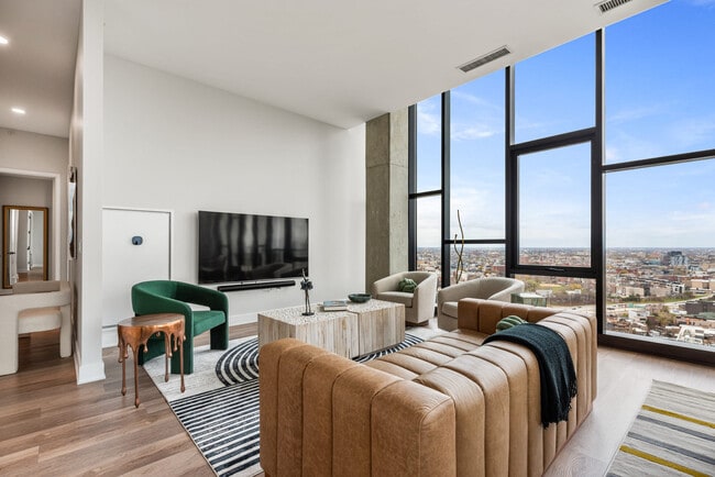 Building Photo - 738 N Milwaukee Ave Rental
