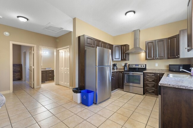 Photo - 9205-9293 93 Ave Unit 104