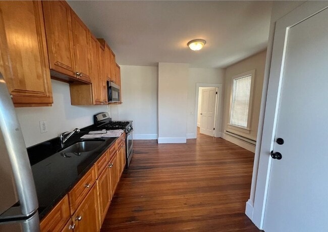 27 Buttonwood St Unit 3